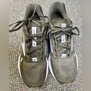 Brooks, Launch GTS Running Shoe - Woman’s size 8, Medium B width